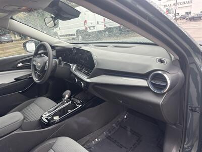 2025 Chevrolet Trax LT   - Photo 19 - Dallas, TX 75252