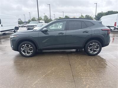 2025 Chevrolet Trax LT   - Photo 4 - Dallas, TX 75252