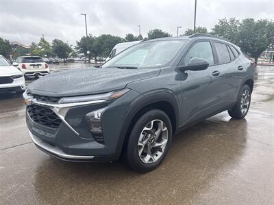 2025 Chevrolet Trax LT   - Photo 3 - Dallas, TX 75252