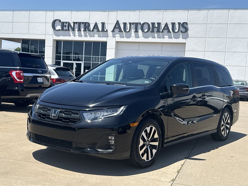 2025 Honda Odyssey EX-L's photo