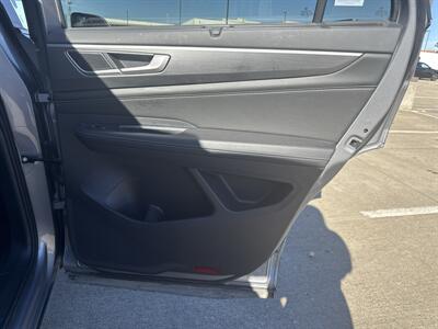 2025 Volkswagen Atlas Cross Sport SE 4Motion  Tech Pkg - Photo 13 - Dallas, TX 75252