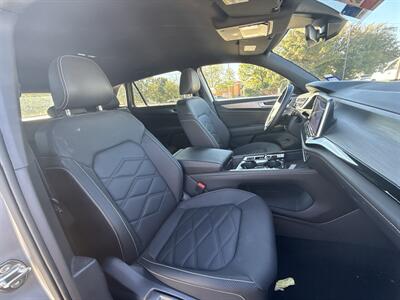 2025 Volkswagen Atlas Cross Sport SE 4Motion  Tech Pkg - Photo 32 - Dallas, TX 75252