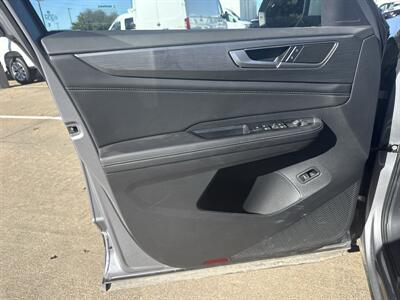 2025 Volkswagen Atlas Cross Sport SE 4Motion  Tech Pkg - Photo 10 - Dallas, TX 75252