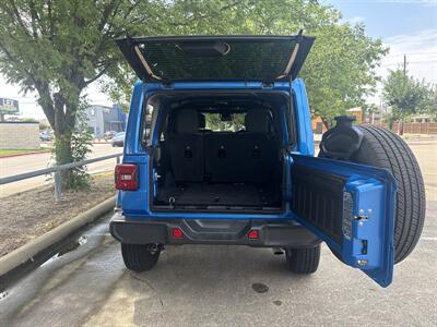 2025 Jeep Wrangler Sahara   - Photo 18 - Dallas, TX 75252