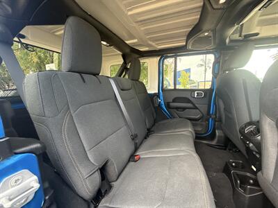 2025 Jeep Wrangler Sahara   - Photo 21 - Dallas, TX 75252