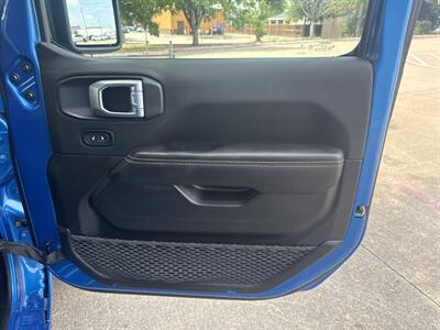 2025 Jeep Wrangler Sahara   - Photo 23 - Dallas, TX 75252