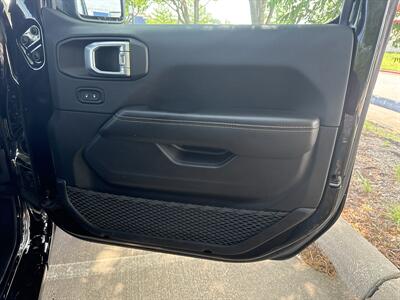 2025 Jeep Wrangler Sahara   - Photo 12 - Dallas, TX 75252