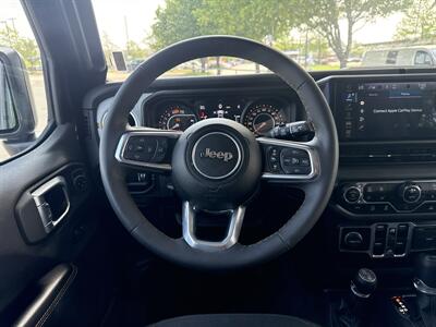 2025 Jeep Wrangler Sahara   - Photo 21 - Dallas, TX 75252