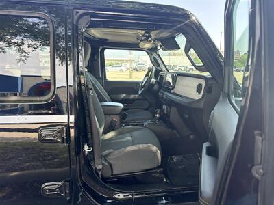 2025 Jeep Wrangler Sahara   - Photo 17 - Dallas, TX 75252