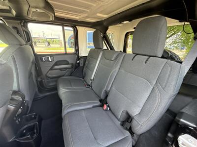 2025 Jeep Wrangler Sahara   - Photo 30 - Dallas, TX 75252