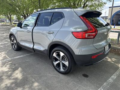 2025 Volvo XC40 B5 Plus Dark Theme   - Photo 5 - Dallas, TX 75252