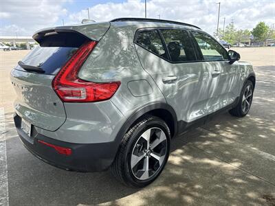 2025 Volvo XC40 B5 Plus Dark Theme   - Photo 7 - Dallas, TX 75252