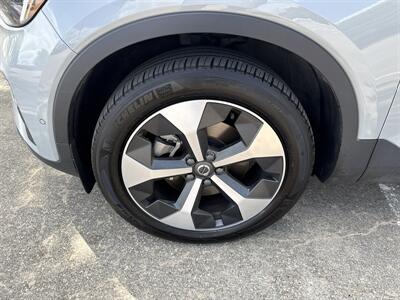 2025 Volvo XC40 B5 Plus Dark Theme   - Photo 40 - Dallas, TX 75252