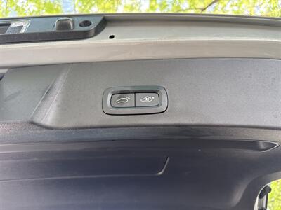 2025 Volvo XC40 B5 Plus Dark Theme   - Photo 16 - Dallas, TX 75252