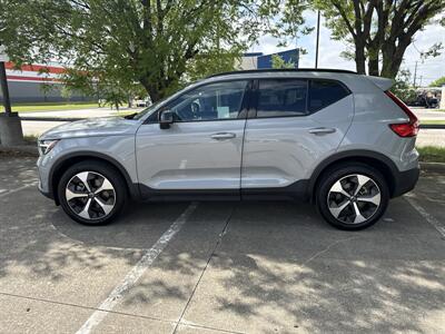 2025 Volvo XC40 B5 Plus Dark Theme   - Photo 4 - Dallas, TX 75252