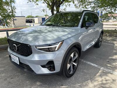 2025 Volvo XC40 B5 Plus Dark Theme   - Photo 3 - Dallas, TX 75252
