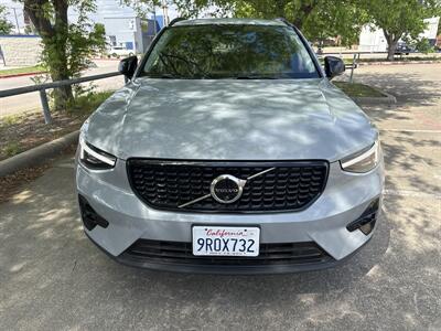 2025 Volvo XC40 B5 Plus Dark Theme   - Photo 2 - Dallas, TX 75252