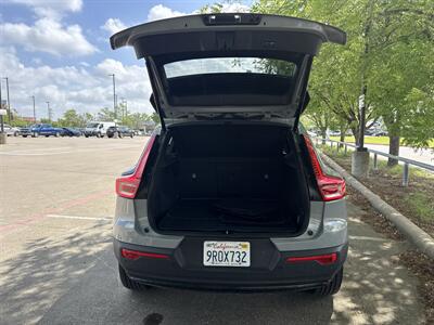 2025 Volvo XC40 B5 Plus Dark Theme   - Photo 14 - Dallas, TX 75252