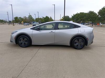 2024 Toyota Prius LE   - Photo 4 - Dallas, TX 75252