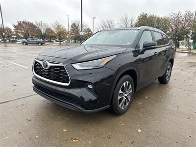 2024 Toyota Highlander LE   - Photo 3 - Dallas, TX 75252