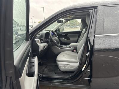 2024 Toyota Highlander LE   - Photo 18 - Dallas, TX 75252