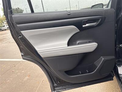 2024 Toyota Highlander LE   - Photo 12 - Dallas, TX 75252