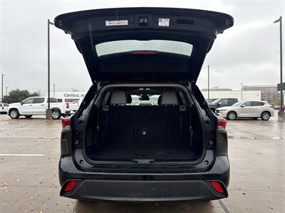 2024 Toyota Highlander LE   - Photo 15 - Dallas, TX 75252