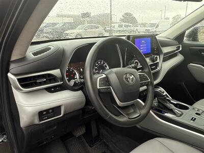 2024 Toyota Highlander LE   - Photo 22 - Dallas, TX 75252
