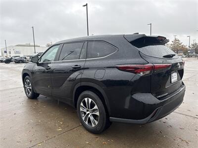 2024 Toyota Highlander LE   - Photo 5 - Dallas, TX 75252