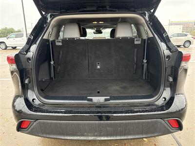 2024 Toyota Highlander LE   - Photo 16 - Dallas, TX 75252