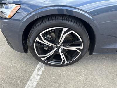 2024 Volvo S60 B5 Plus Dark Theme   - Photo 38 - Dallas, TX 75252