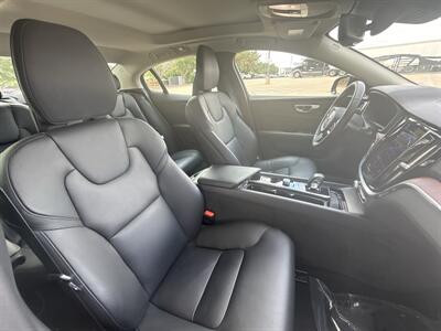 2024 Volvo S60 B5 Plus Dark Theme   - Photo 33 - Dallas, TX 75252