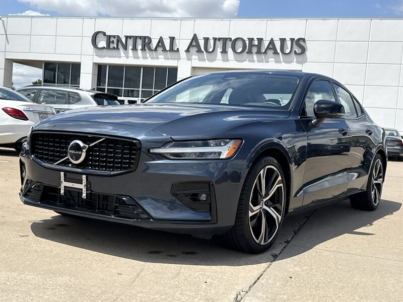 2024 Volvo S60 B5 Plus Dark Theme AWD's photo