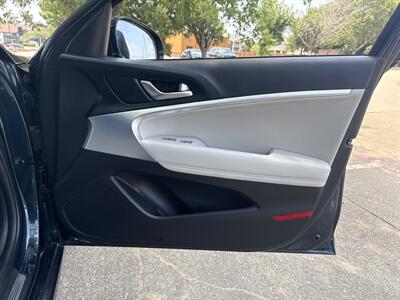 2023 Genesis G70 2.0T   - Photo 16 - Dallas, TX 75252