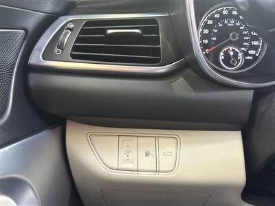 2023 Genesis G70 2.0T   - Photo 34 - Dallas, TX 75252