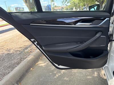 2023 BMW 530e xDrive - Photo 13 - Dallas, TX 75252
