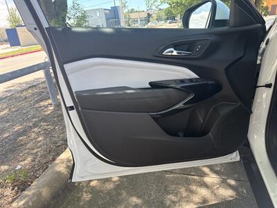 2025 Chevrolet Trax LT   - Photo 10 - Dallas, TX 75252