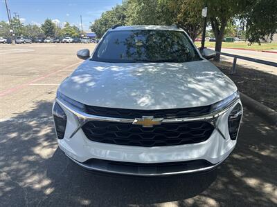 2025 Chevrolet Trax LT   - Photo 2 - Dallas, TX 75252