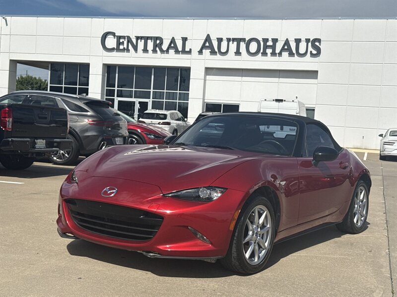 2016 Mazda MX-5 Miata Sport  