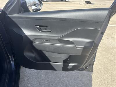 2025 Hyundai KONA SEL   - Photo 15 - Dallas, TX 75252
