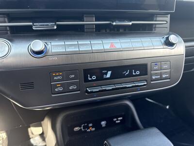 2025 Hyundai KONA SEL   - Photo 28 - Dallas, TX 75252