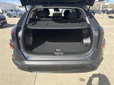 2025 Hyundai KONA SEL   - Photo 14 - Dallas, TX 75252