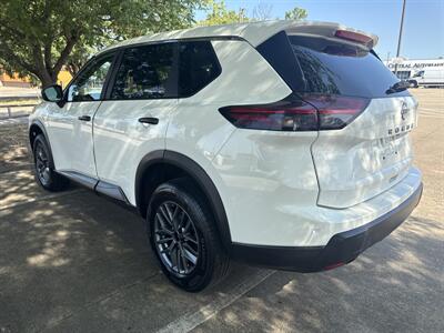 2024 Nissan Rogue S   - Photo 5 - Dallas, TX 75252