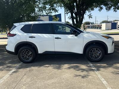 2024 Nissan Rogue S   - Photo 8 - Dallas, TX 75252