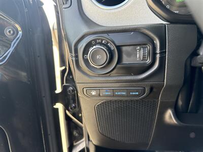 2024 Jeep Wrangler Sahara 4xe   - Photo 28 - Dallas, TX 75252