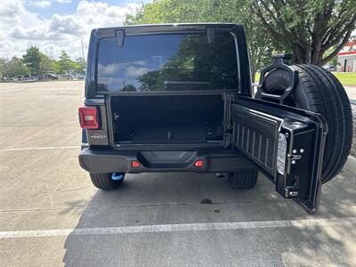 2024 Jeep Wrangler Sahara 4xe   - Photo 15 - Dallas, TX 75252