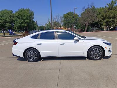 2022 Hyundai SONATA Hybrid Limited   - Photo 8 - Dallas, TX 75252