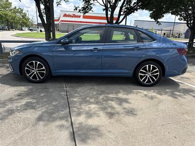 2025 Volkswagen Jetta SE   - Photo 4 - Dallas, TX 75252