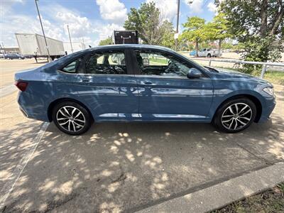 2025 Volkswagen Jetta SE   - Photo 8 - Dallas, TX 75252