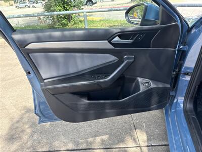 2025 Volkswagen Jetta SE   - Photo 10 - Dallas, TX 75252